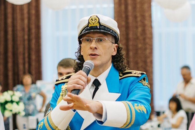 Тамада на свадьбу цена